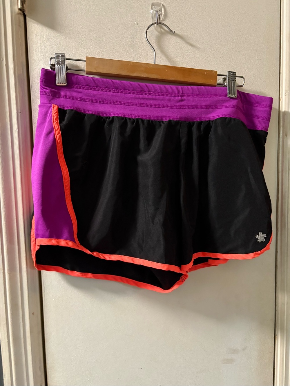 tek gear Black Athletic Shorts with Purple Waistband and Orange Trim size Large